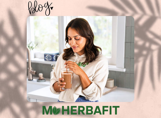 Blog MyHerbaFit Herbalife Femme boit un shake